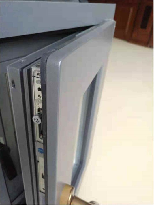 斷橋鋁無(wú)縫焊接門(mén)窗制作