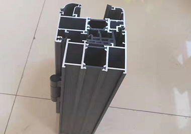 無縫焊接斷橋鋁門窗